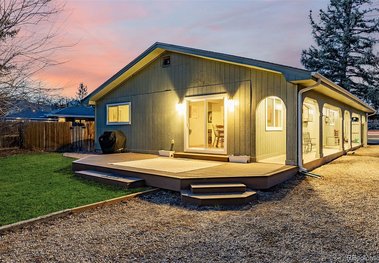 2540 Iris Avenue - Photo 2