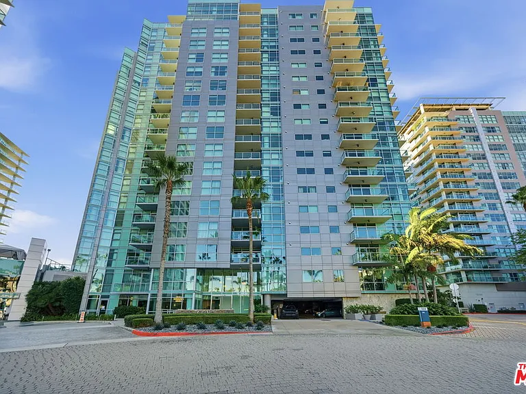 13650 Marina Pointe Dr #1603 — Photo 50