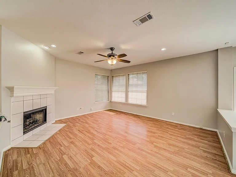 4618 Devonshire Dr — Photo 7