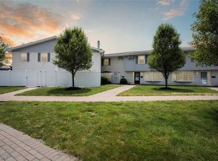 8 Meadowlawn Dr UNIT 5, Mentor, OH 44060
