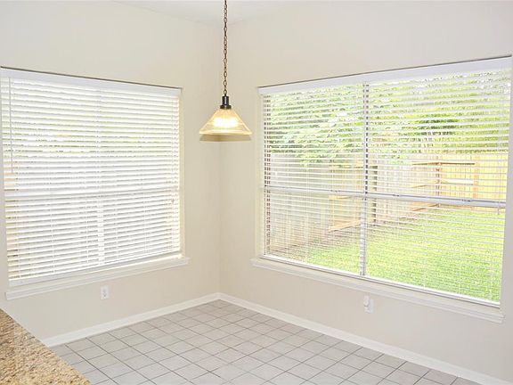 5th image of 106 Rolling Plains Dr