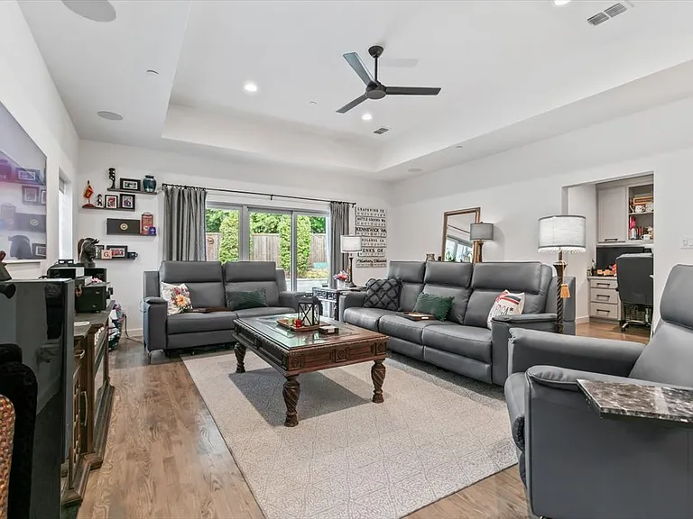 809 Meadow Bend Loop S — Photo 4