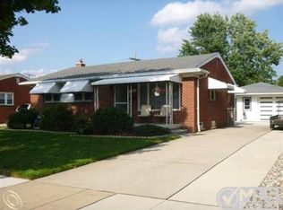 3925 Grange Rd, Trenton, MI 48183