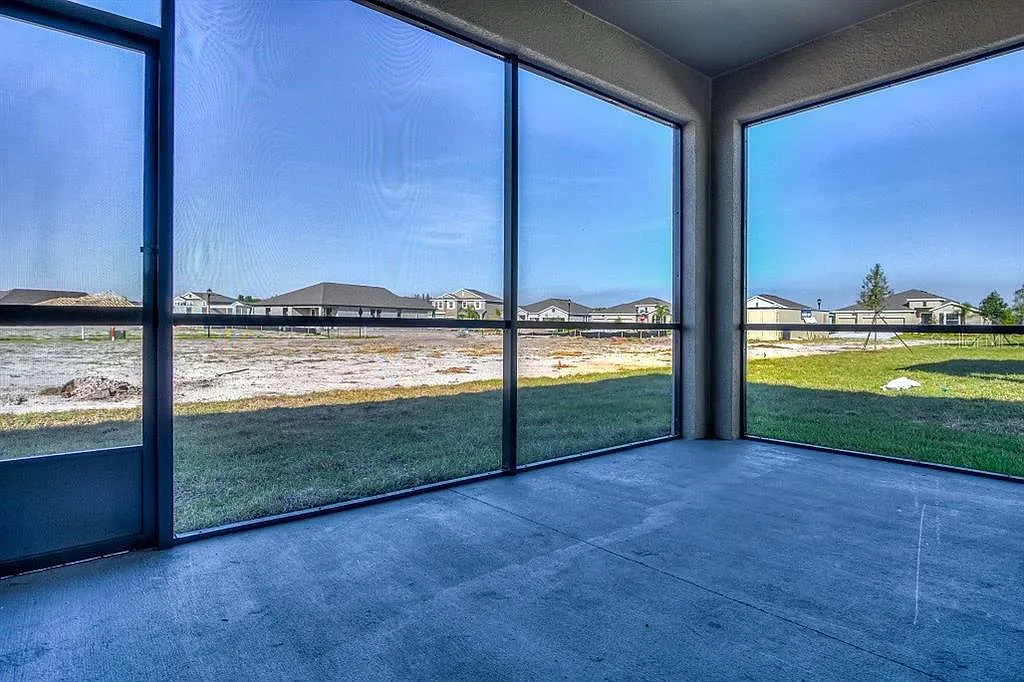 4 bed, 3.0 bath, 2061 sqft, $2,645 — Photo 2