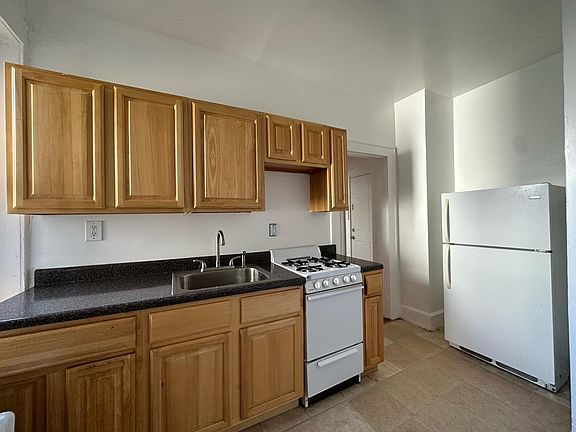 4th image of 24 Rock St APT 101
