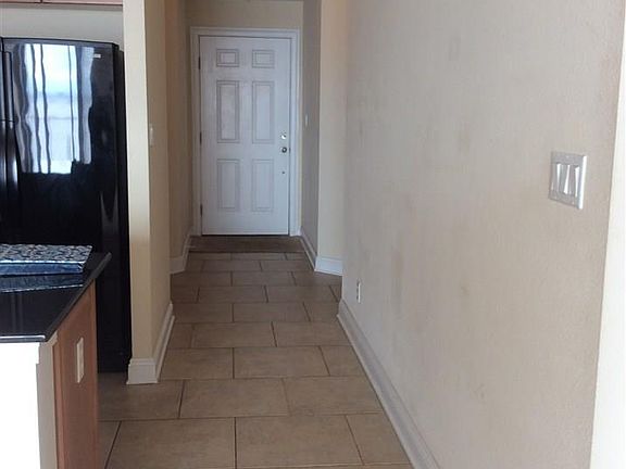 5th image of 4050 Indigo Dr APT 204