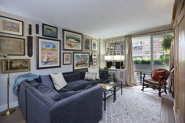 Sold by Ann Ferguson, LLC | media 2