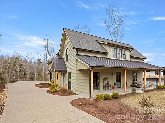 3rd image of 206 Kelmscott Ln