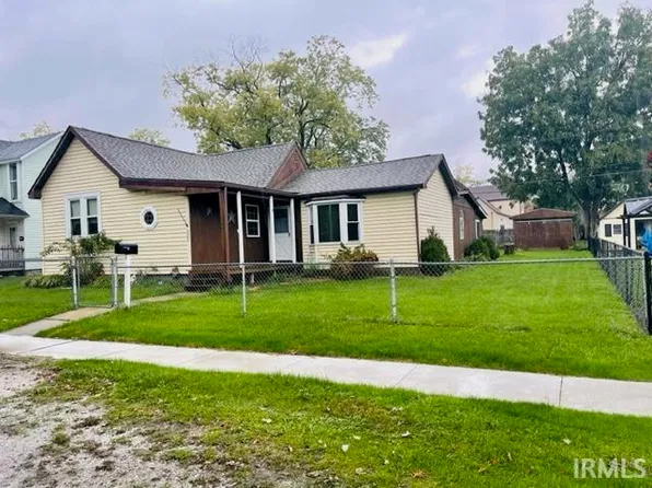 325 S D St, Gas City, IN 46933