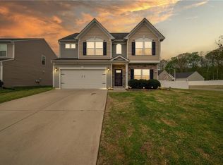 621 Newman Dr, Newport News, VA 23601