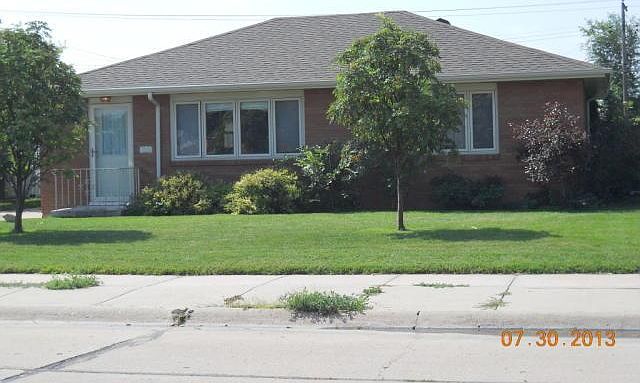 1st image of 2106 W 1st St