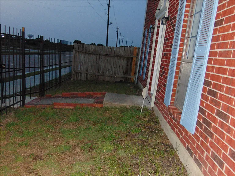8603 Rustling Leaves Dr — Photo 28