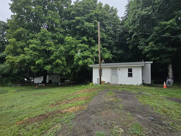 995 N Quaker Ln — Photo 9