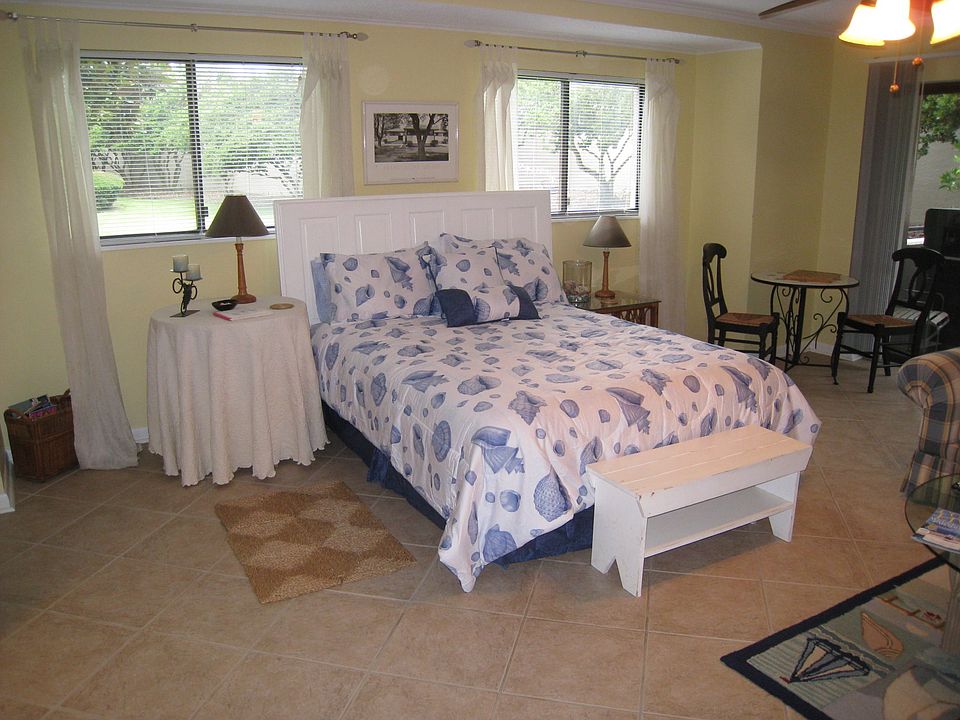 1st image of 650 Summer Pl #650