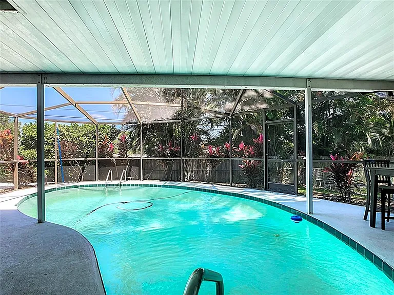 2250 Watrous Dr — Photo 25