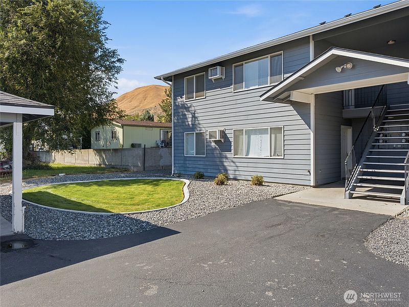 2nd image of 1632 Cross Street #1