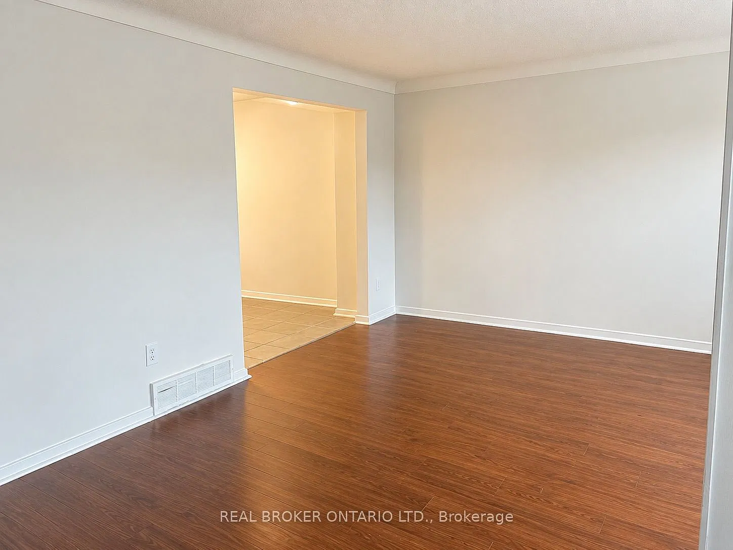 4 bed, $2,500 — Photo 2