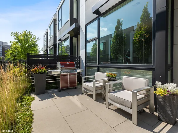 1019 N Cleveland Ave Unit 4, Chicago, IL 60610