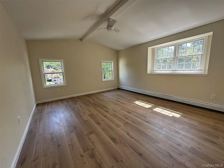 1 Towne Ct — Photo 15