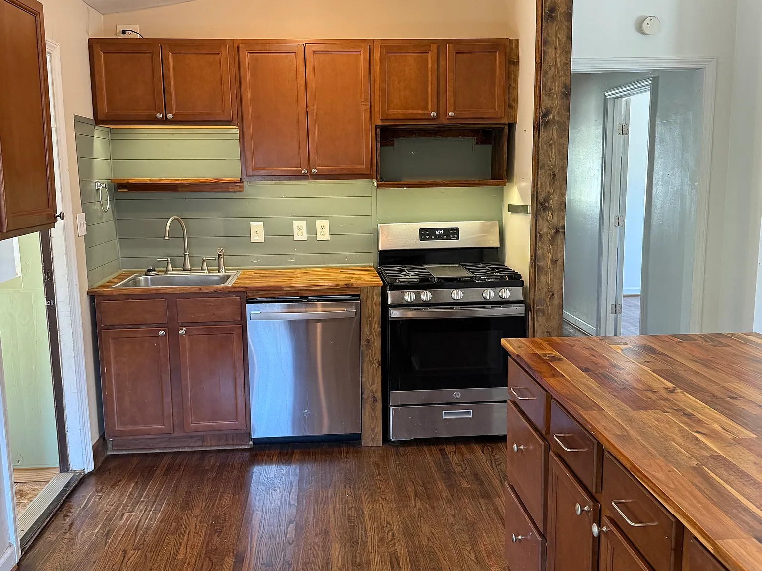 1104 Montclair Rd — Photo 3