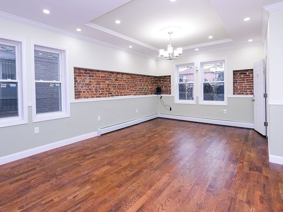 1st image of 929 E 219th St #1