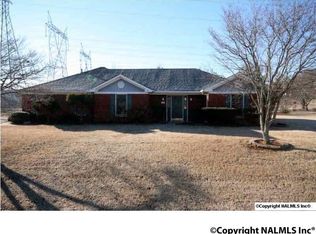 136 Derwent Ln, Huntsville, AL 35810
