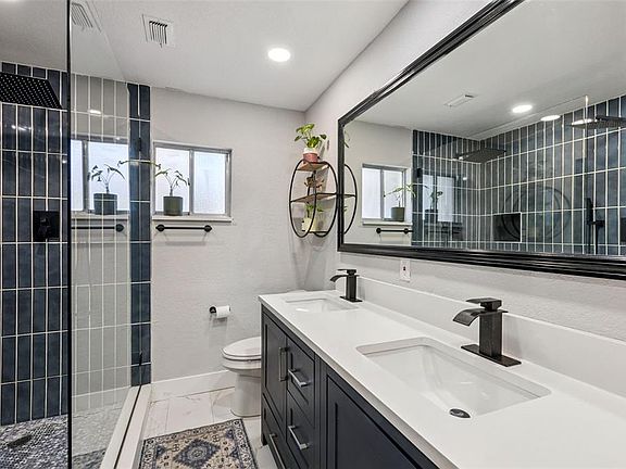 3rd image of 549 Iris St