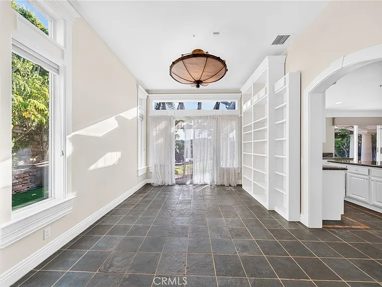 21004 Mendenhall Ct — Photo 16