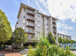8045 Newell St APT 215, Silver Spring, MD 20910