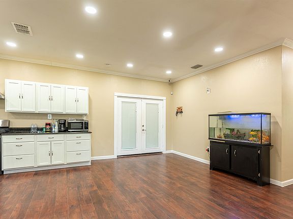 5th image of 7593 Gardenia Rd
