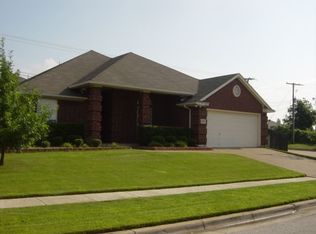 6001 Blue Mesa Dr, Arlington, TX 76017