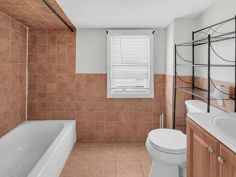 110 S Devine St #2 — Photo 11