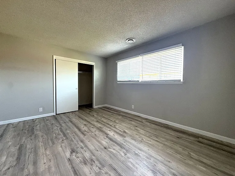 2660 Flores St — Photo 8