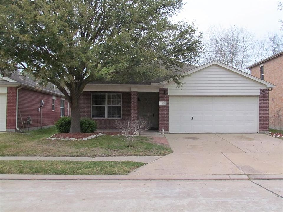1st image of 17622 Hoover Gardens Dr