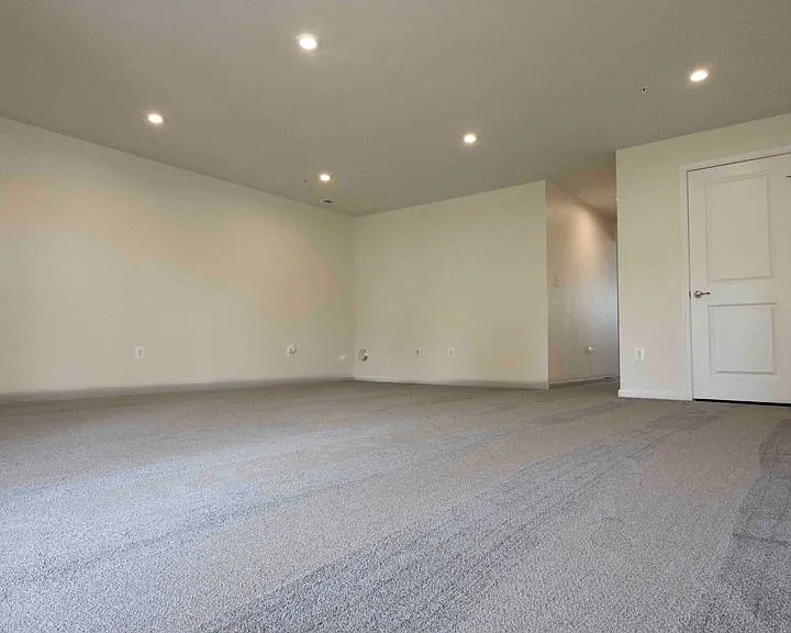 930 Dawes Ct — Photo 12