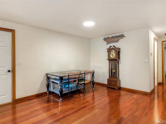 5th image of 9129 202nd Street Ct E