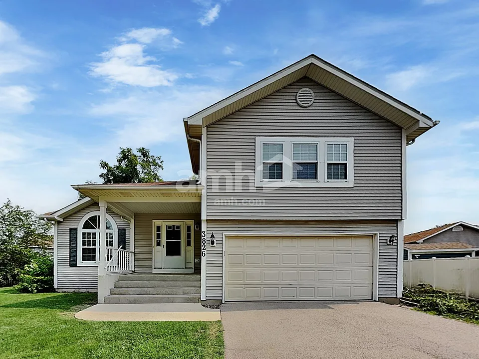 3826 Hennepin Ct