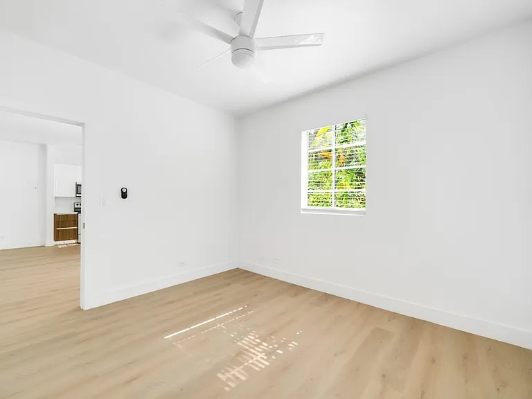 940 Jefferson Ave #8 — Photo 6