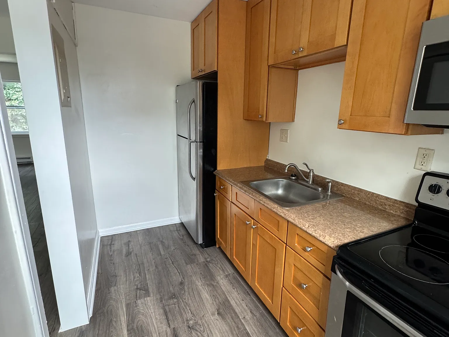 2 bed, $1,300 — Photo 1