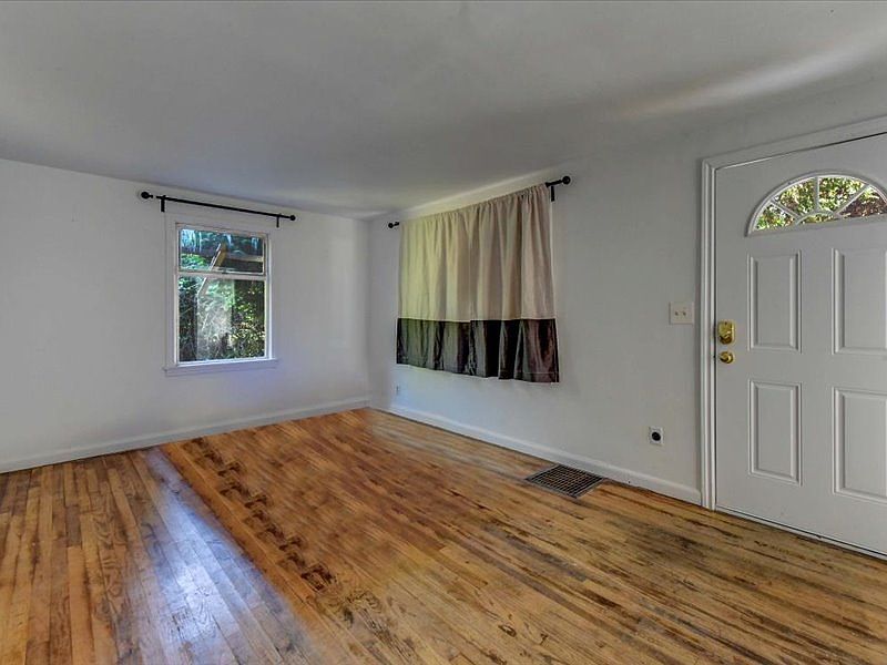 Front door, livingroom