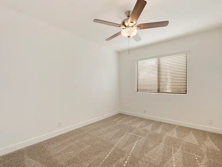 5656 E Saint John Rd — Photo 29
