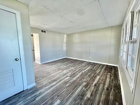Entry & Living area