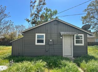 917 9th St #B, Turlock, CA 95380