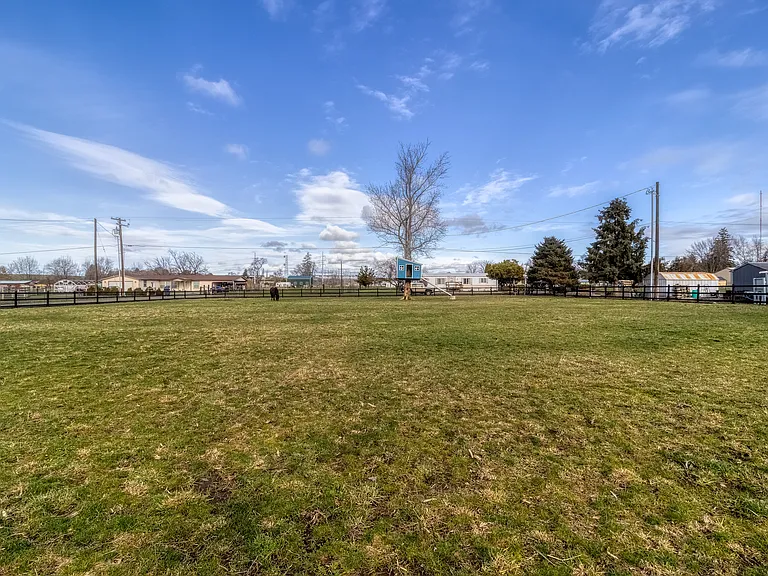 839 Newtown Rd #A — Photo 31