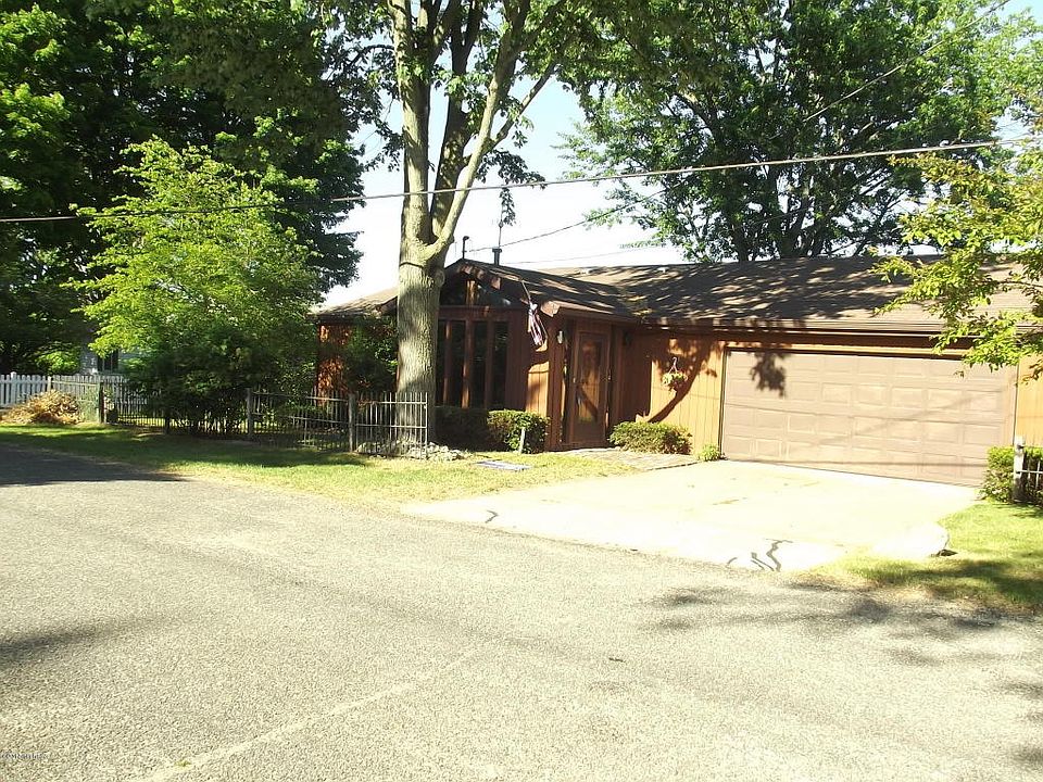 1st image of 24976 Lake Shore Dr