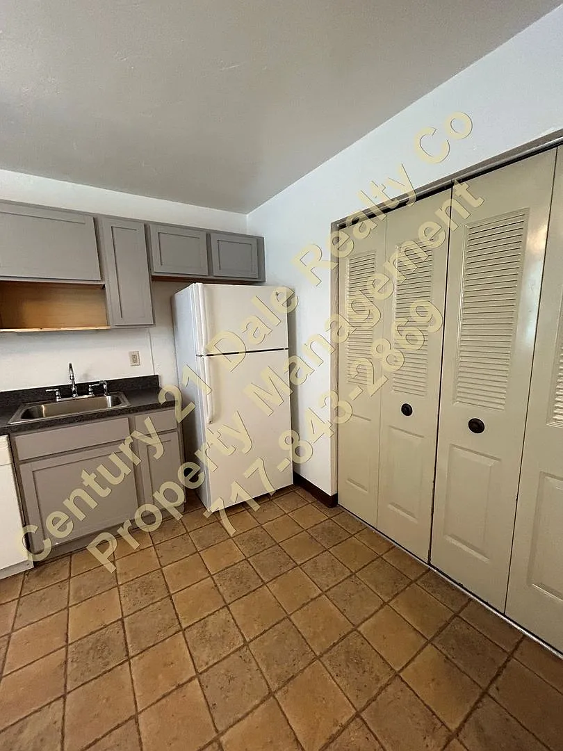 2 BR, 1.5 Bath in West York School District — Photo 3