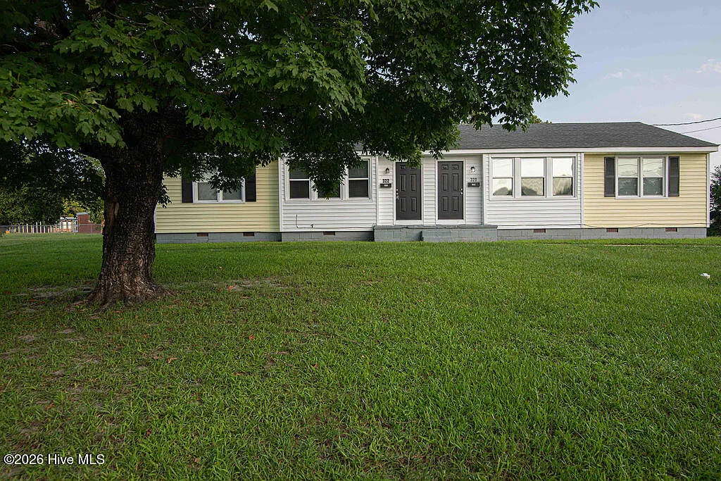 2 bed, 1.0 bath, 790 sqft, $950 — Photo 1