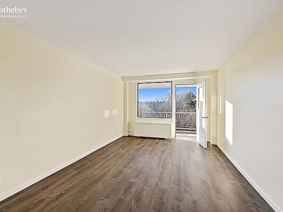 2nd image of 4901 Henry Hudson Pkwy W APT 7C