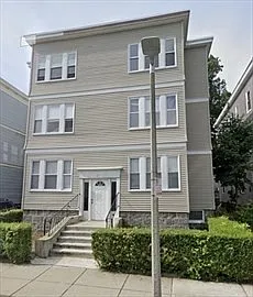 25 Hosmer St #3R