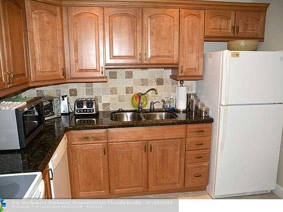 2nd image of 6461 Bay Club Dr APT 1